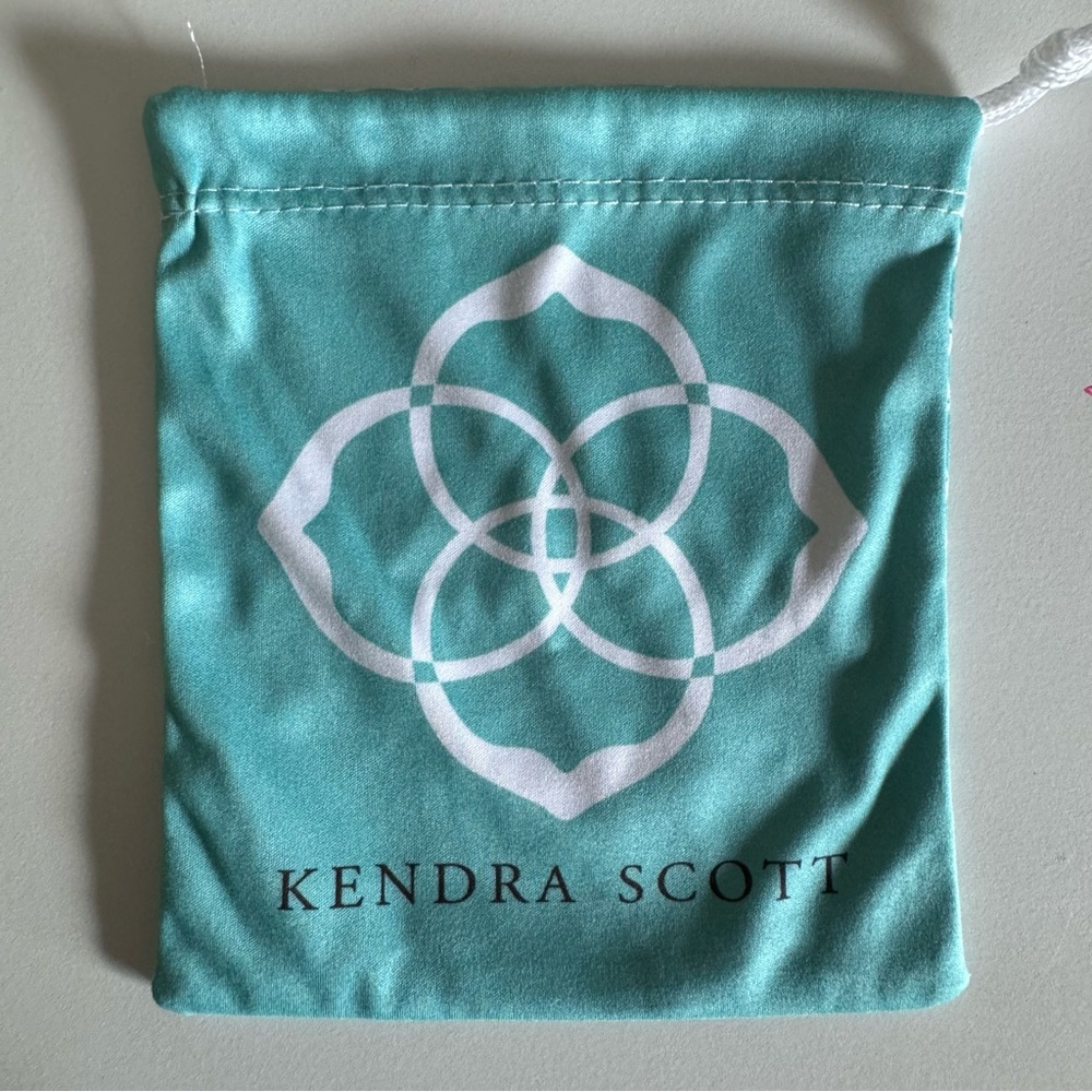 Kendra Scott long gold and green necklace - Picture 5 of 5